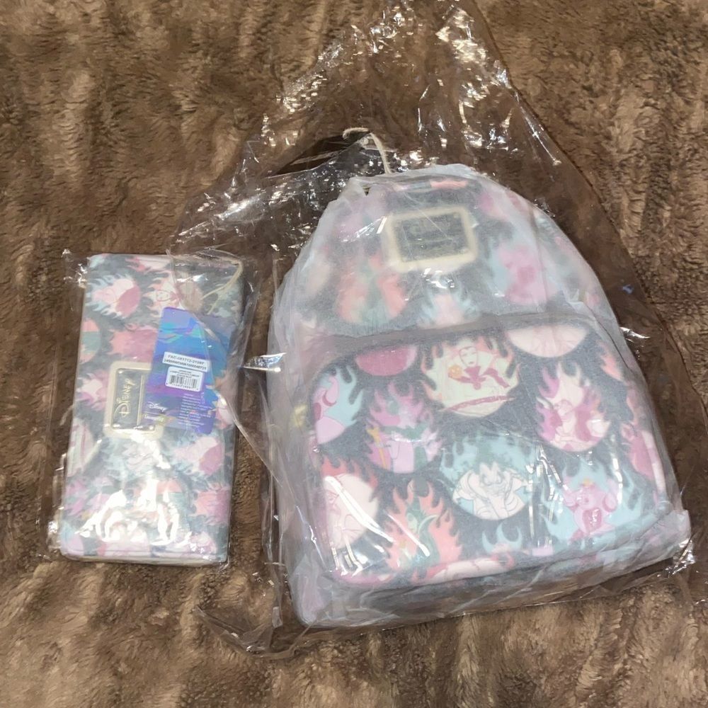 LOUNGEFLY DISNEY VILLAINS PASTEL FLAMES AOP SET INCL BACKPACK AND WALLET